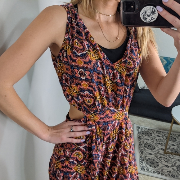 Billabong Cut out Worlds Collide Maxi Dress - Picture 9 of 11